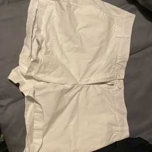 Crown & Ivy women’s Cream Flat Front Shorts